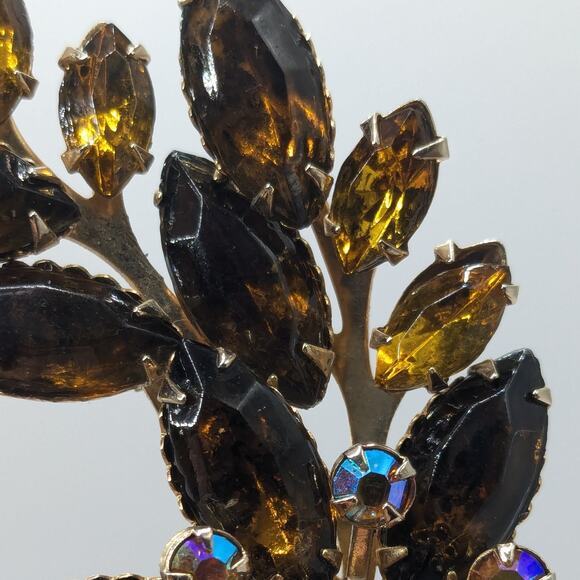 Vintage Large Amber and Yellow AB Glass Rhinestone Gold Tone Flower Brooch - Picture 6 of 9